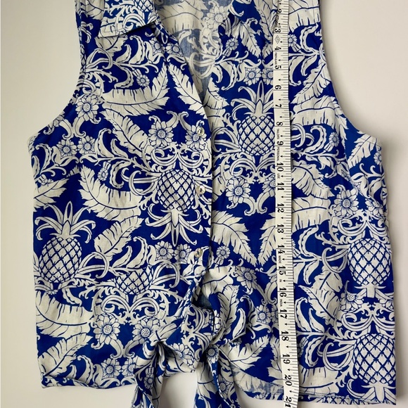 Rachel Zoe Blue and White Patterned Sleeveless Top - Picture 5 of 5